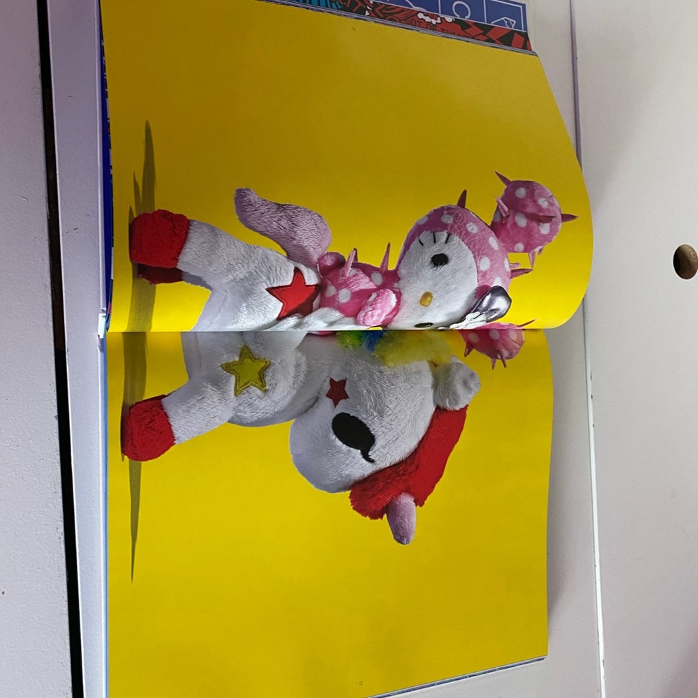 Sanrio Hello Kitty Hardcover Book - White & Blue - Picture 8 of 9